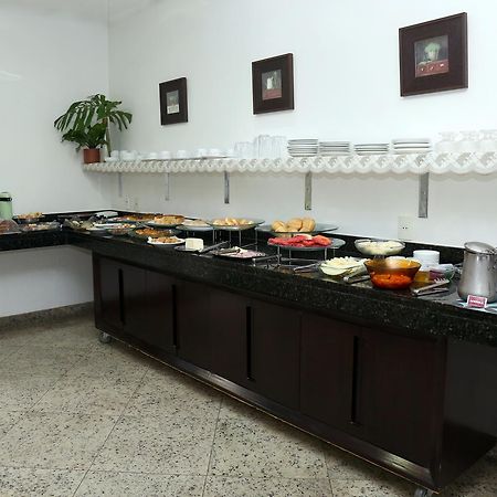 Licia Hotel Joao Pinheiro Esterno foto