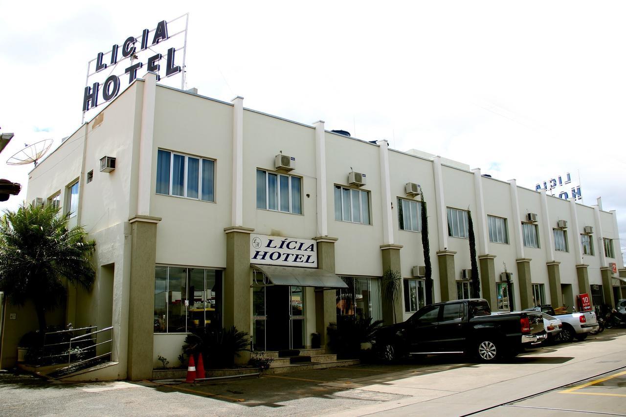 Licia Hotel Joao Pinheiro Esterno foto