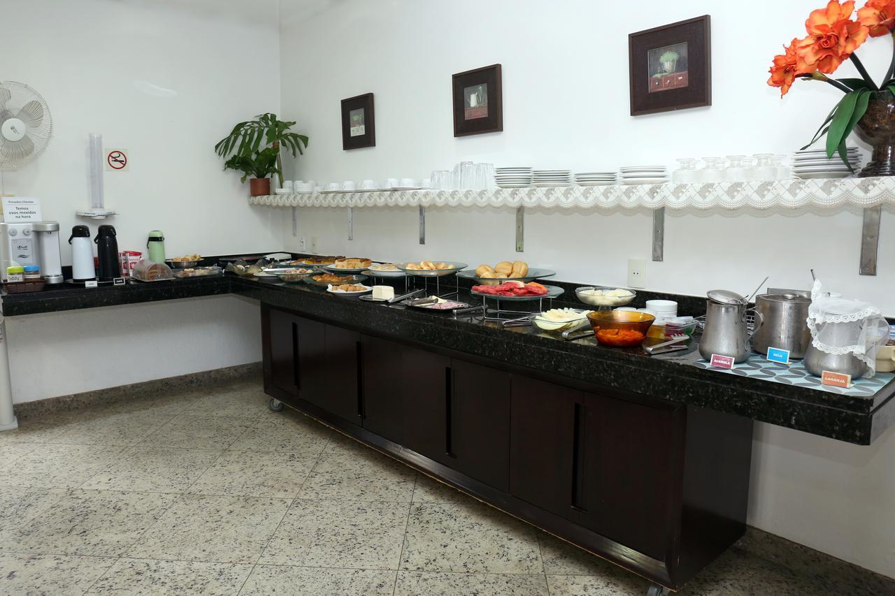 Licia Hotel Joao Pinheiro Esterno foto