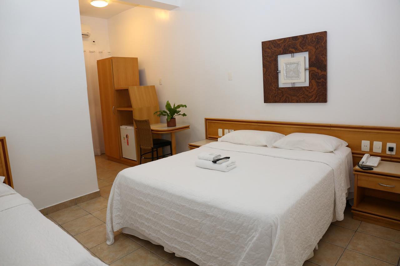 Licia Hotel Joao Pinheiro Esterno foto