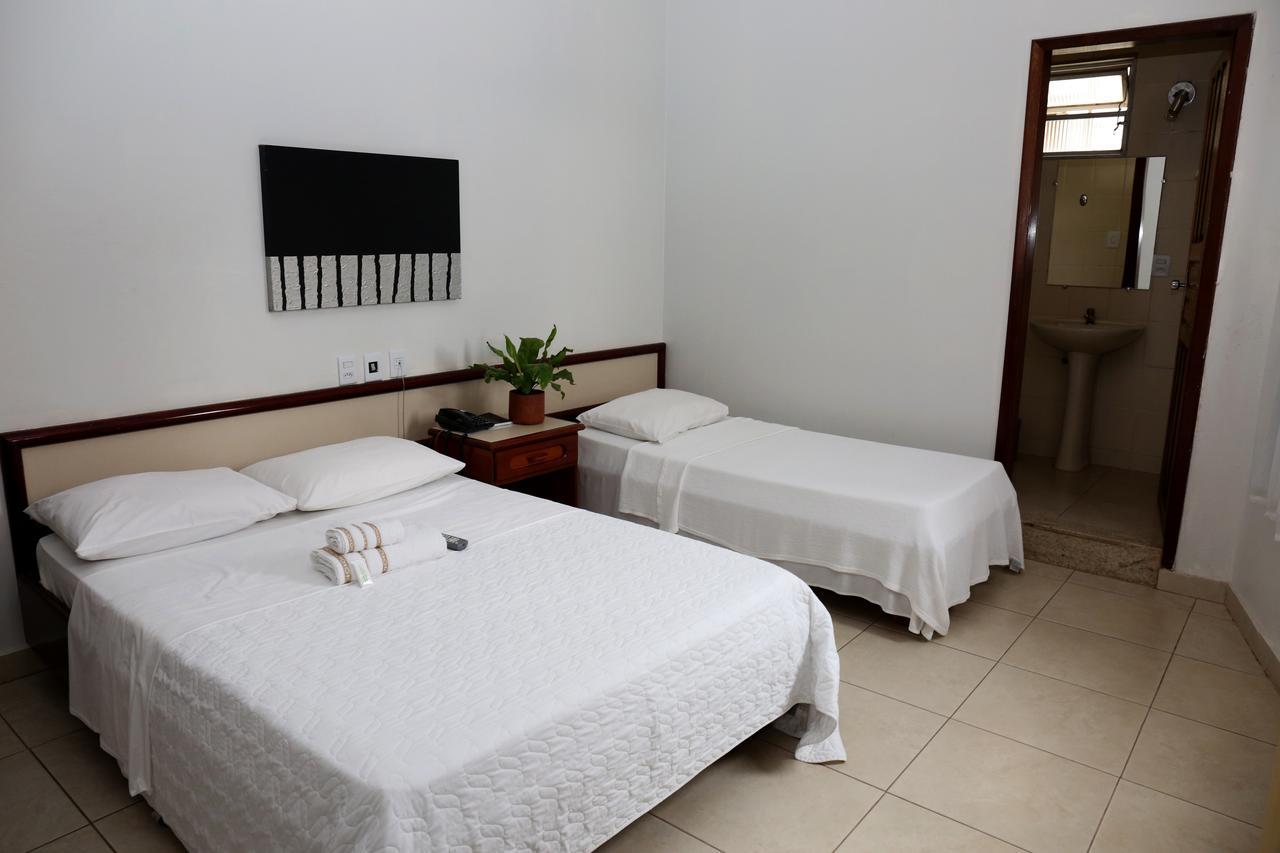 Licia Hotel Joao Pinheiro Esterno foto