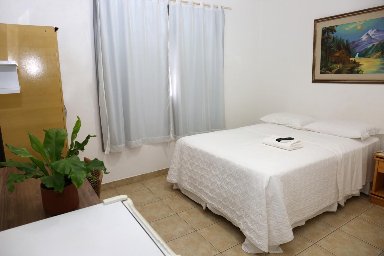 Licia Hotel Joao Pinheiro Esterno foto