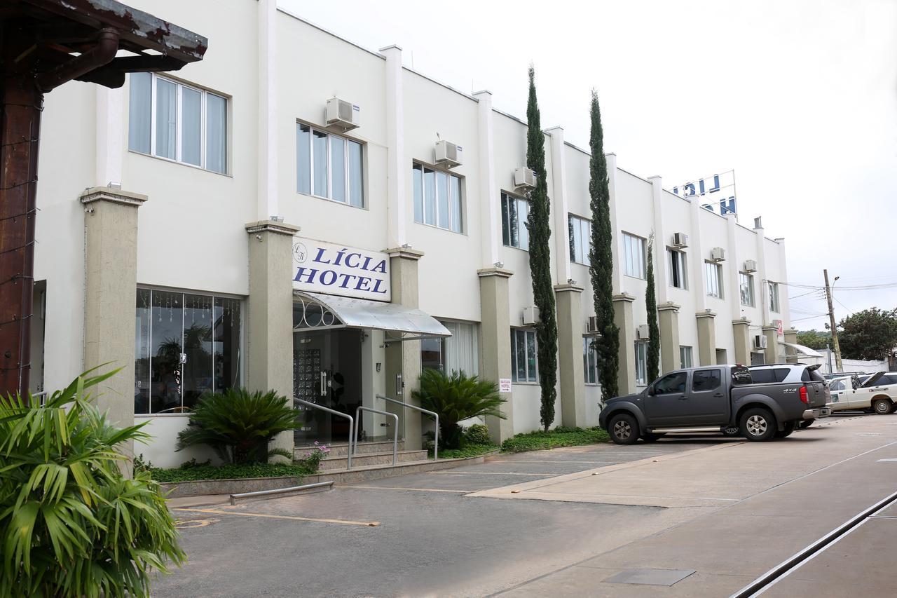 Licia Hotel Joao Pinheiro Esterno foto